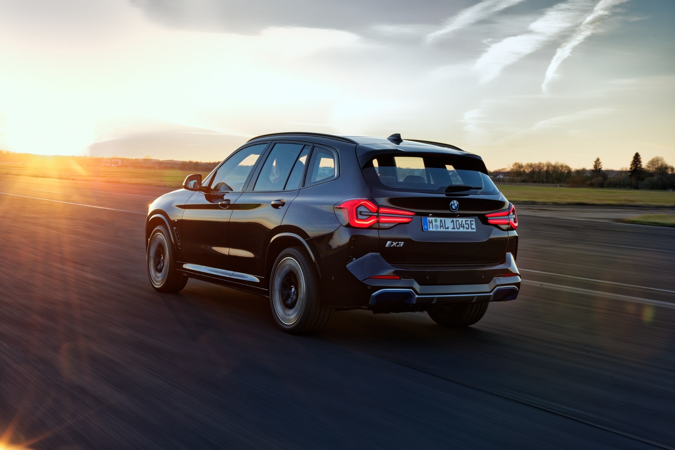 新型「BMW iX3」8