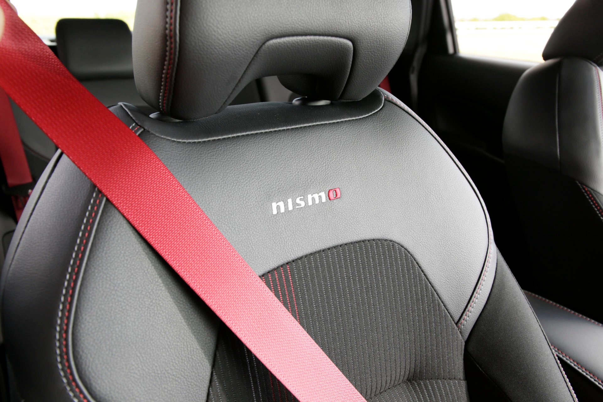日産 ノートオーラ NISMO
