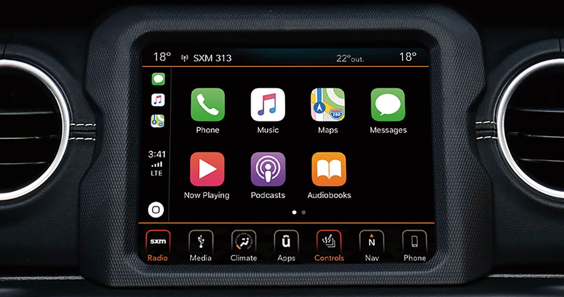 AM/FMラジオ（Uconnect）7インチタッチパネルモニター（Apple CarPlay/Android Auto対応）