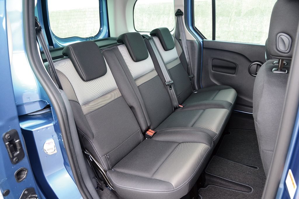 RENAULT カングー ディーゼルMT限定車 公道試乗6