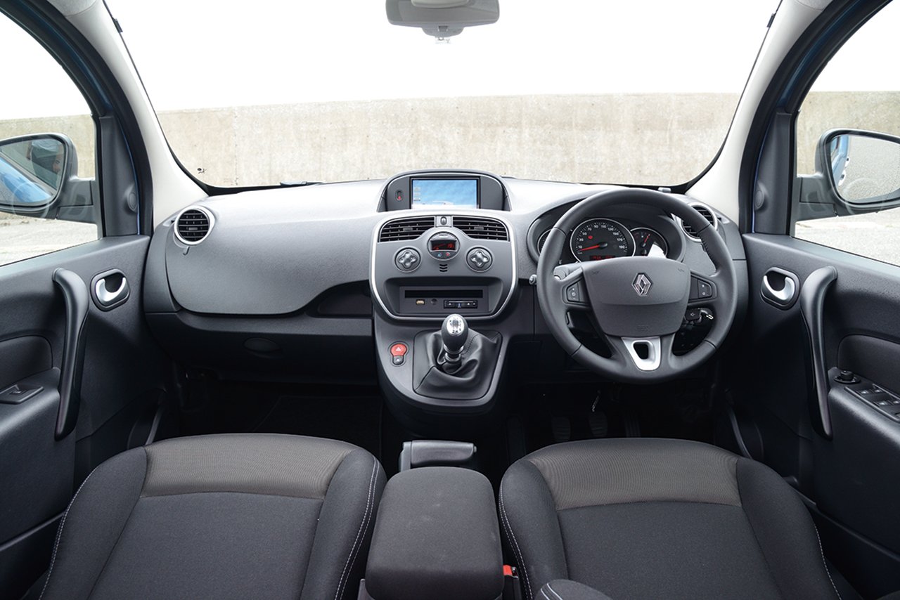 RENAULT カングー ディーゼルMT限定車 公道試乗4