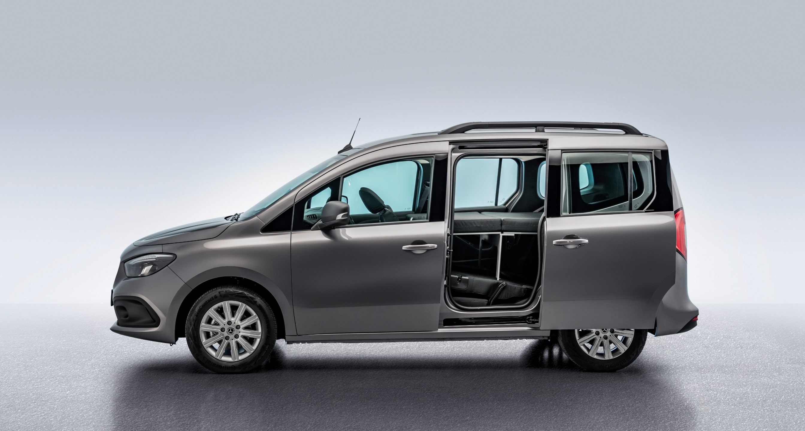 VanEssa mobilcampingによるキャンプモジュールを備えたメルセデスベンツ新型シタン2
