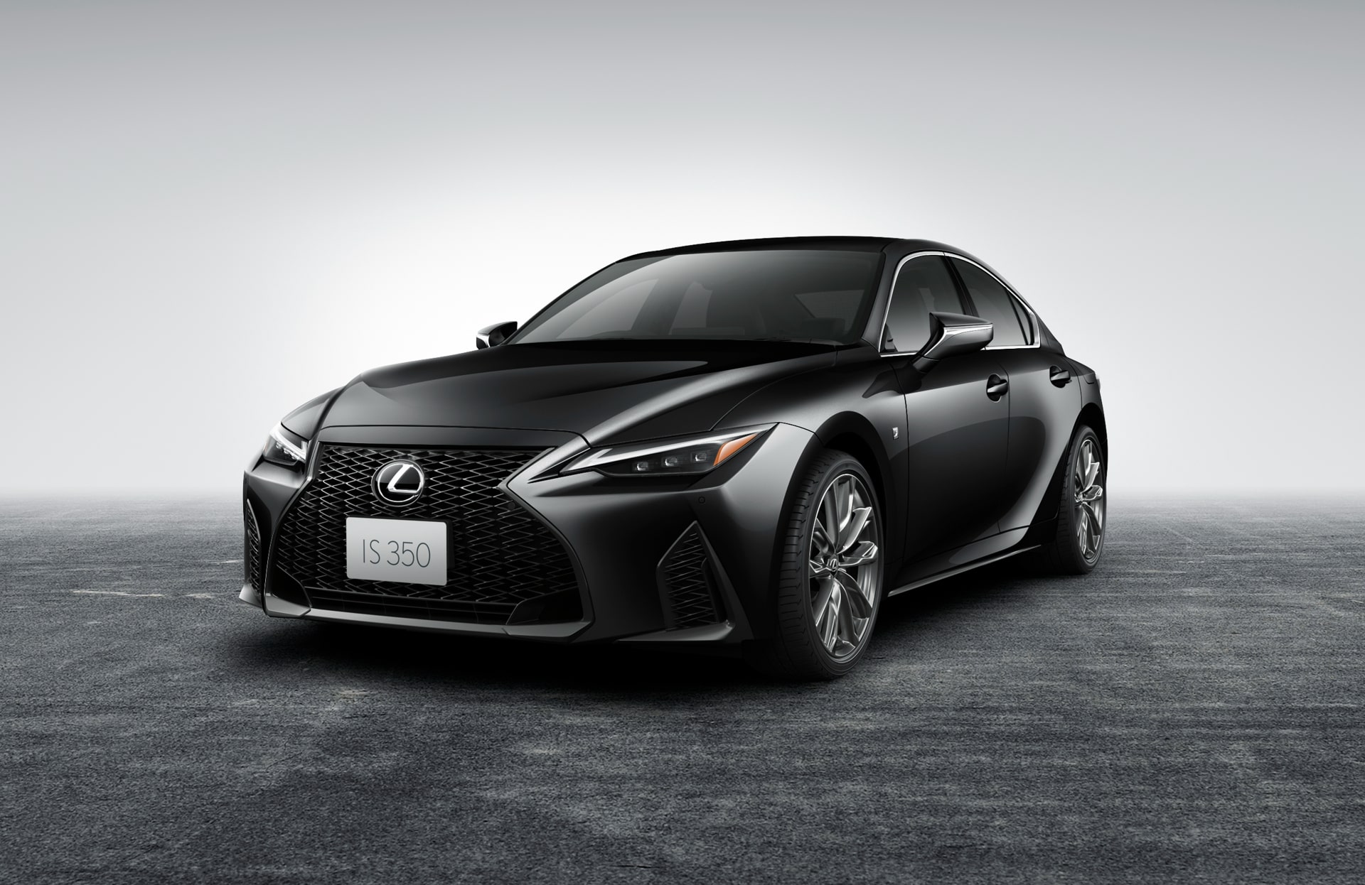 レクサス　IS350 “Fスポーツ”（グラファイトブラックガラスフレーク）＜オプション装着車＞