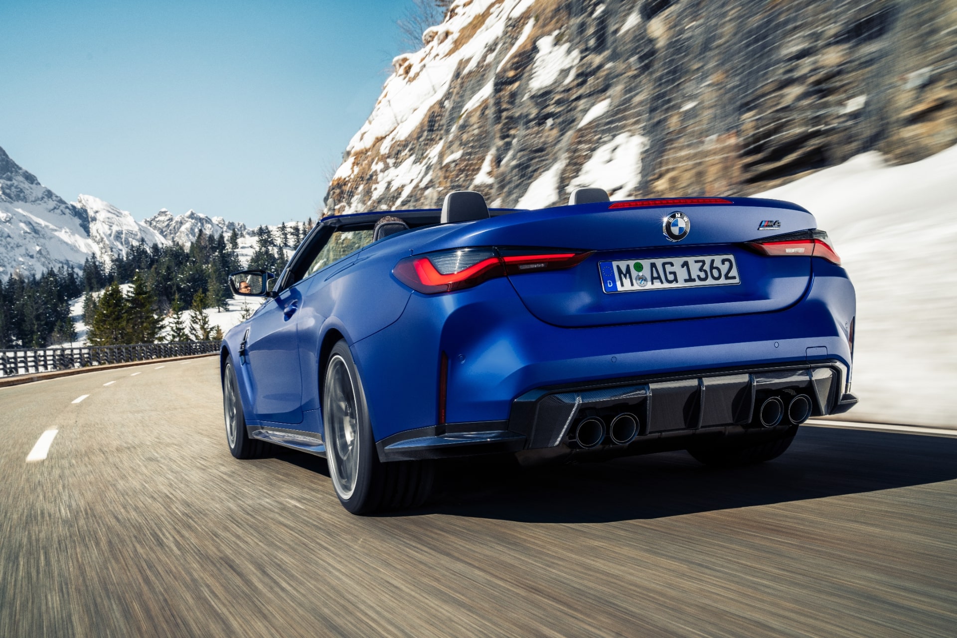 BMW M4 カブリオレ・コンペティション M xDrive　リア