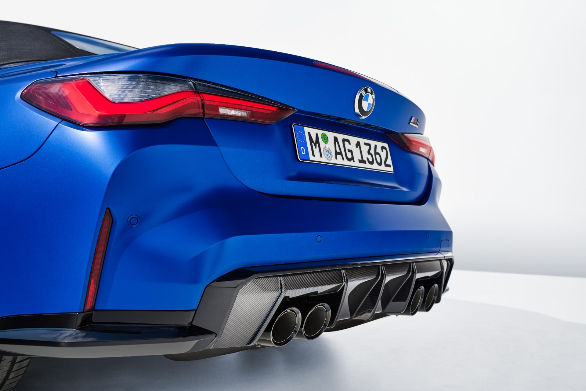 BMW M4 カブリオレ・コンペティション M xDrive　エキゾーストパイプ