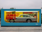 アストンマーティン　007映画公開記念　DB5の実物大レプリカをロンドンで展示