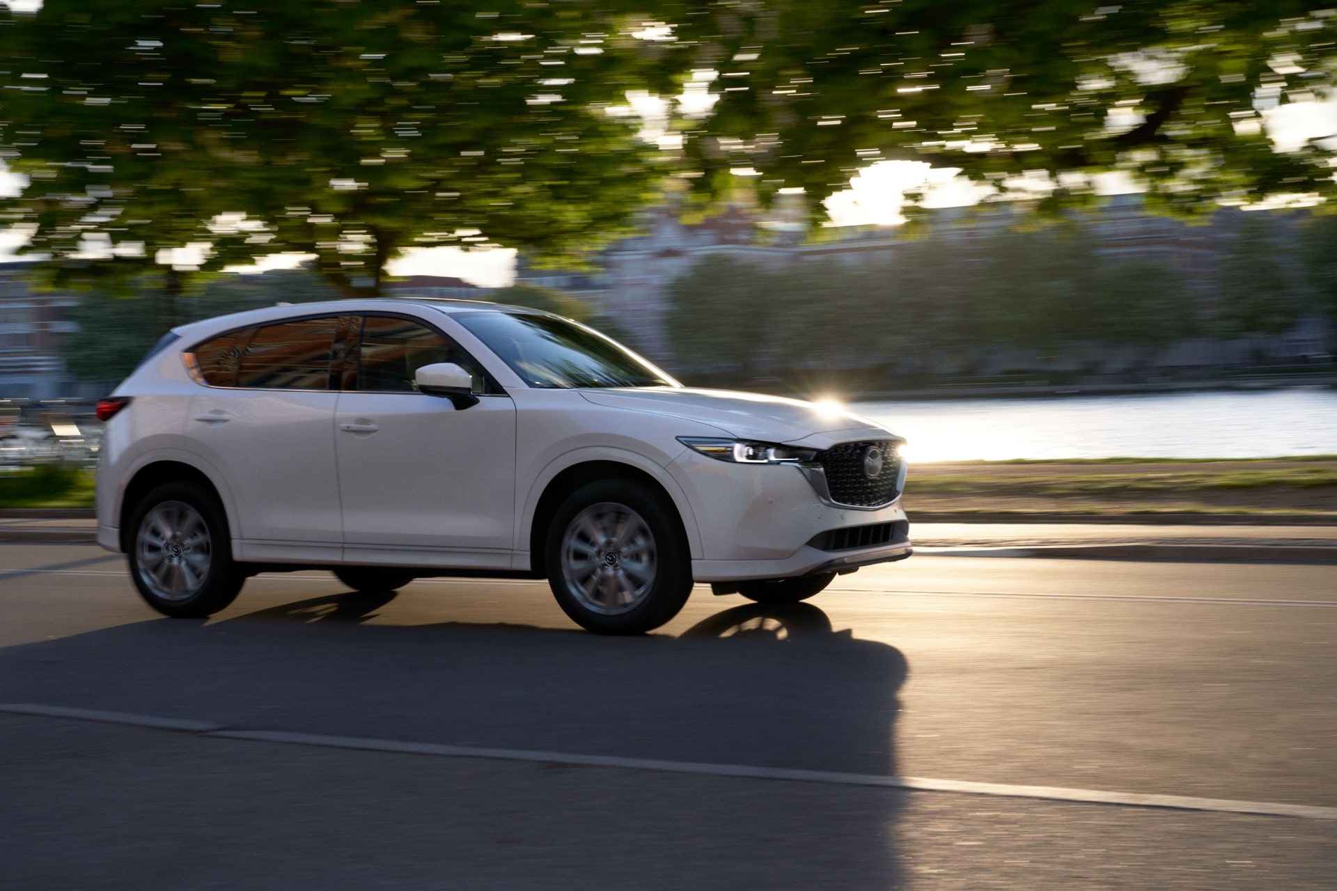 マツダ　CX-5　2022年モデル　走行イメージ