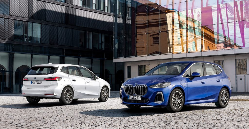 新型BMW223iアクティブツアラーと新型BMW230e xDriveアクティブツアラー