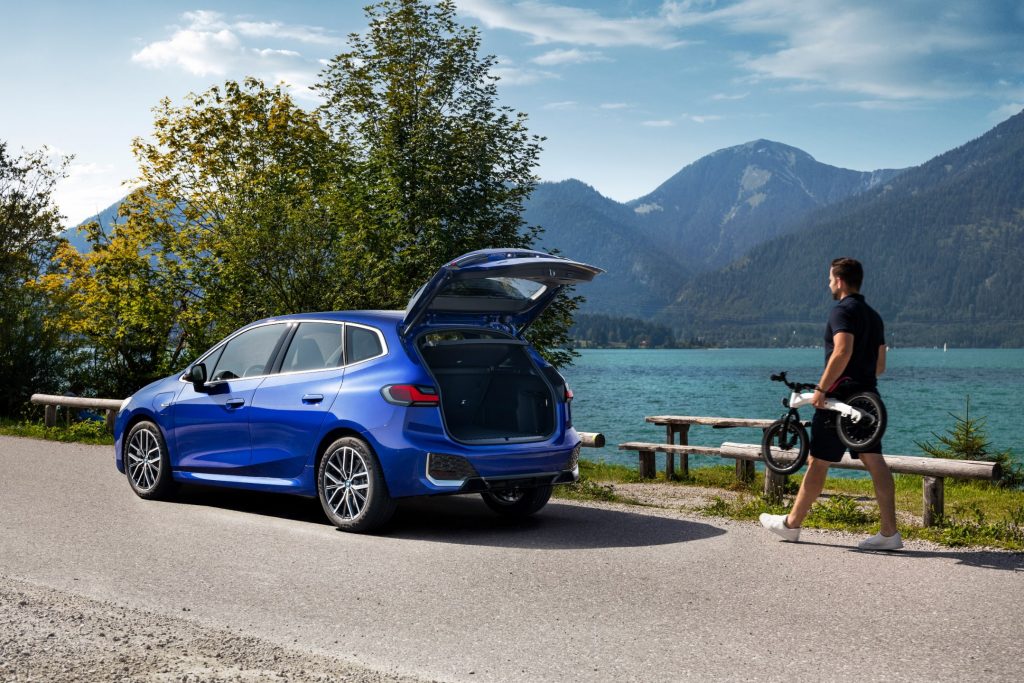 新型BMW230e xDriveアクティブツアラー