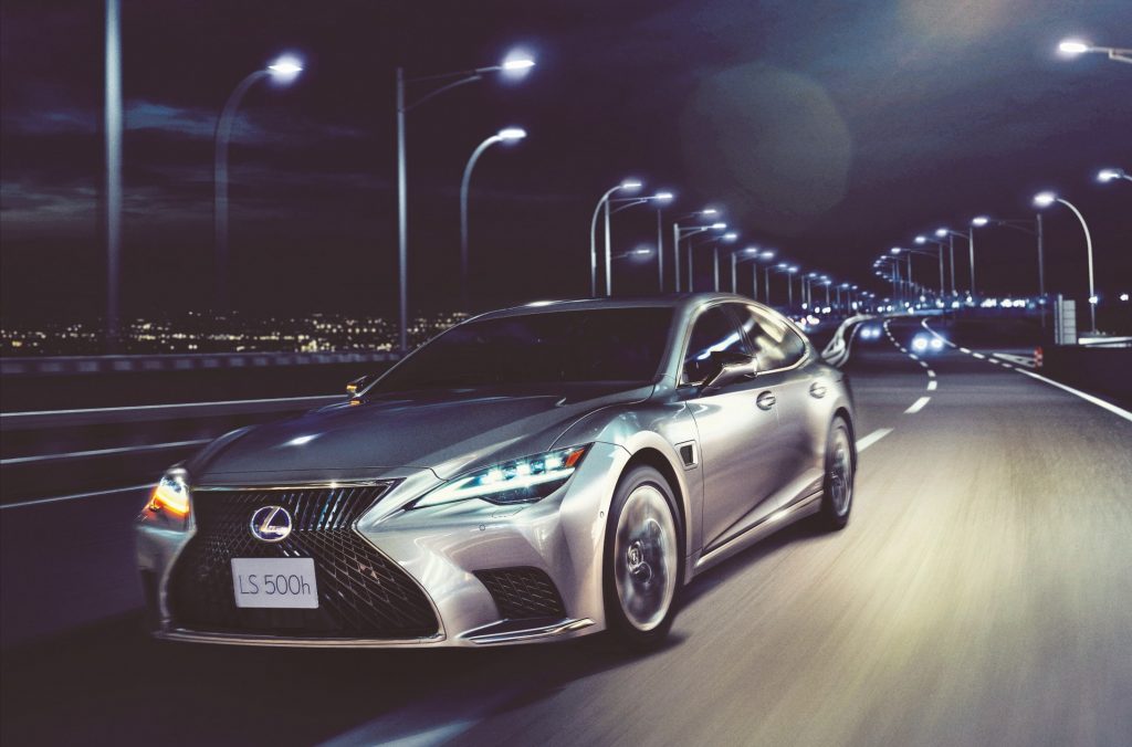 LS500h“EXECUTIVE Advanced Drive”(銀影ラスター)<オプション装着車>