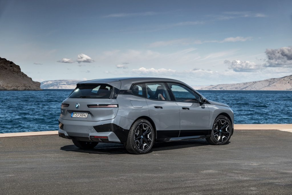BMW iX　リアサイド