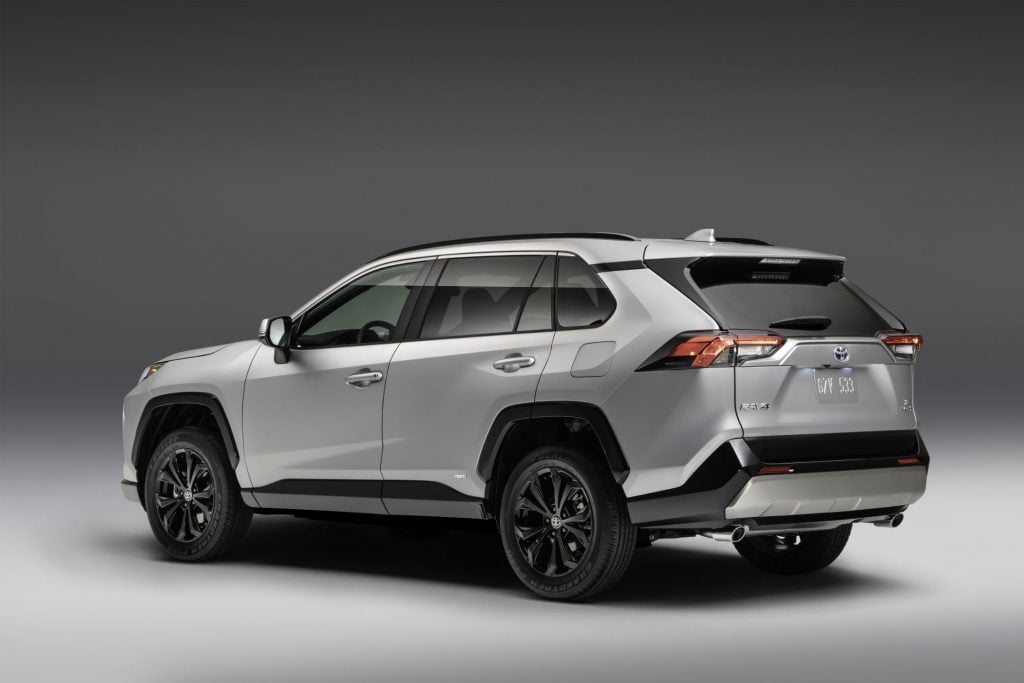 トヨタ「RAV4」2022年モデル　SEハイブリッド　リア2