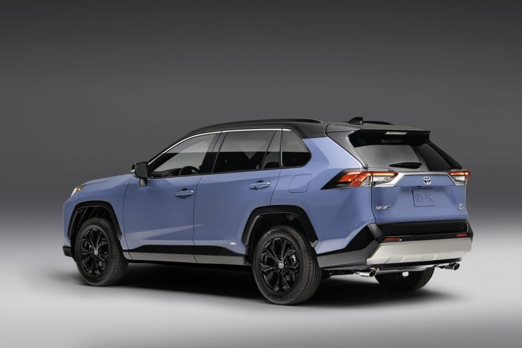 トヨタ「RAV4」2022年モデル　XSE　リア