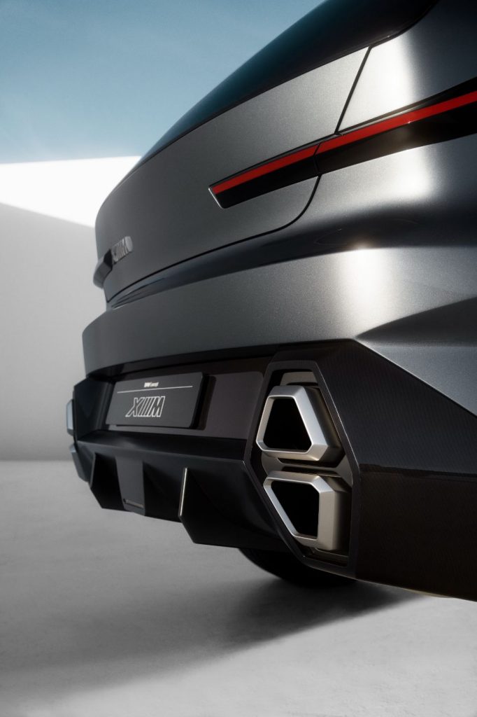 BMW コンセプト XM　テールパイプ
