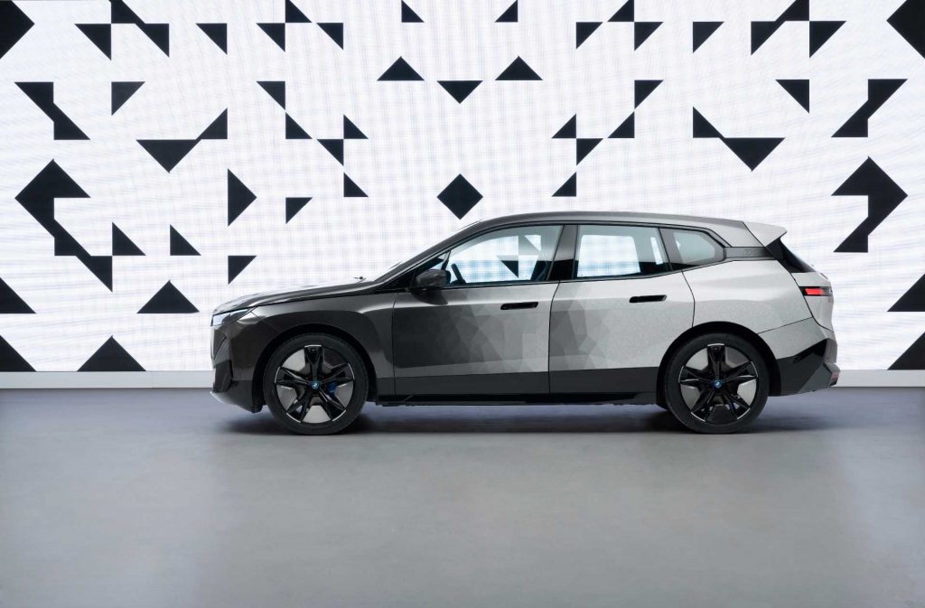 BMW iX Flow 3