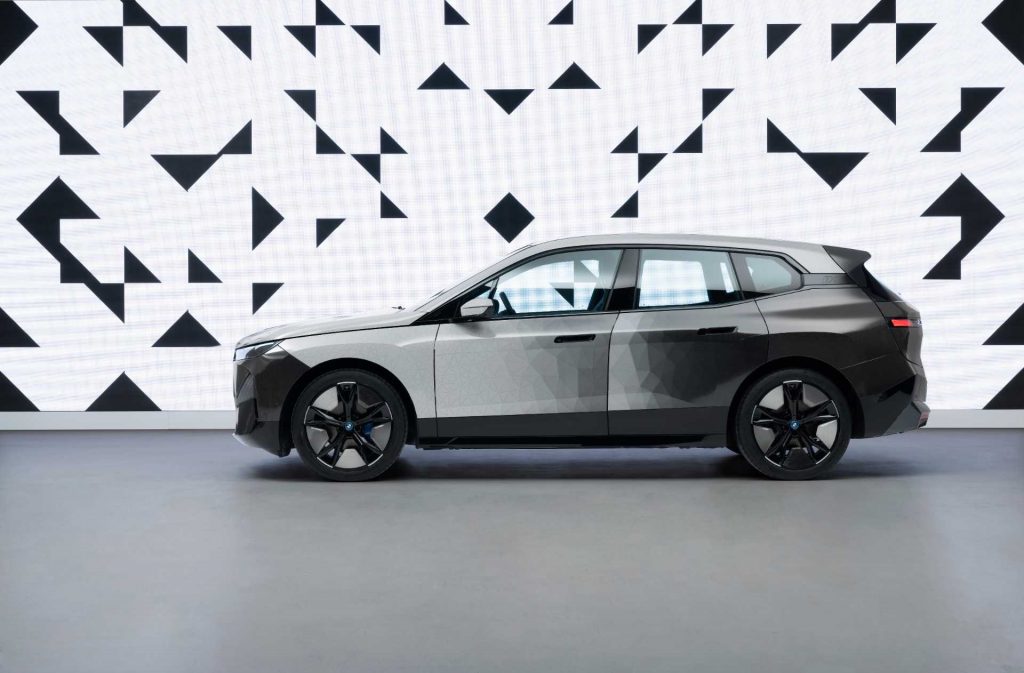 BMW iX Flow 4