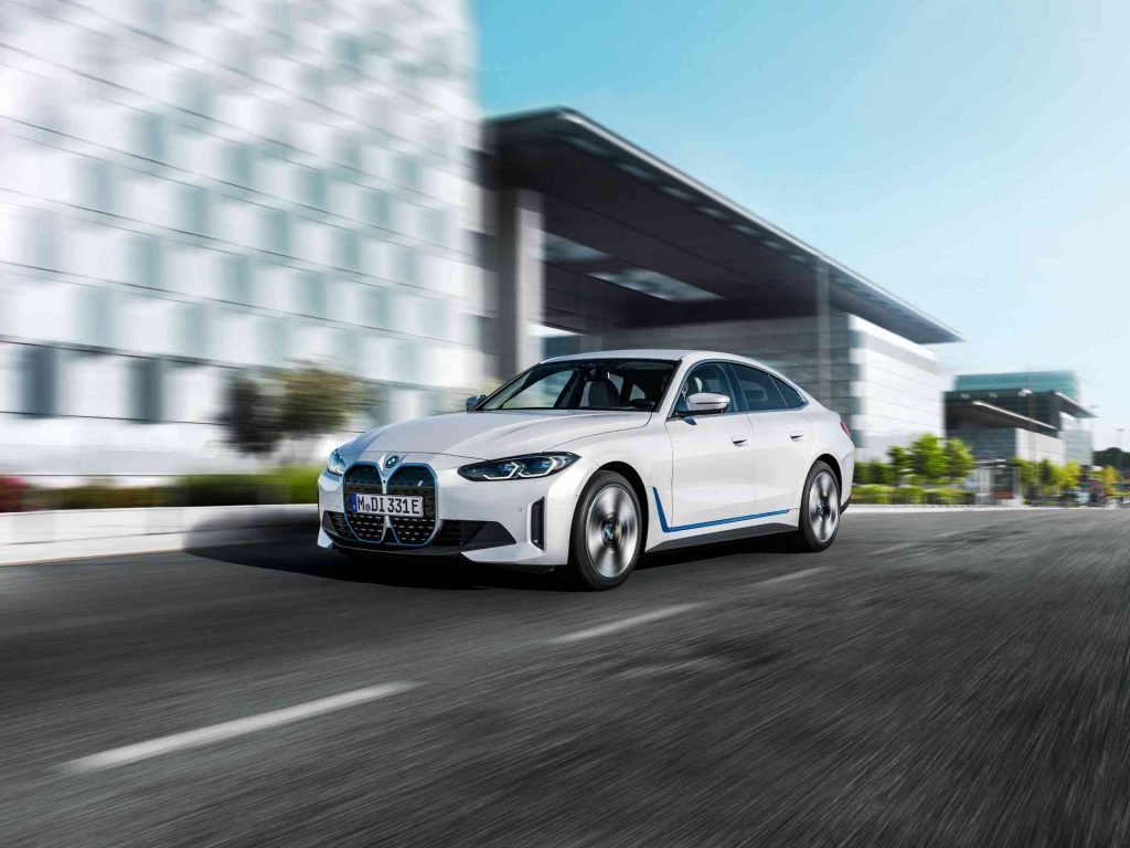 BMW i4 eDrive40 走行イメージ