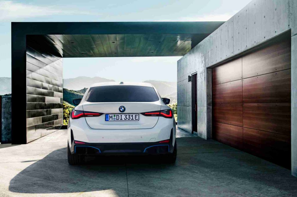 BMW i4 eDrive40 リア
