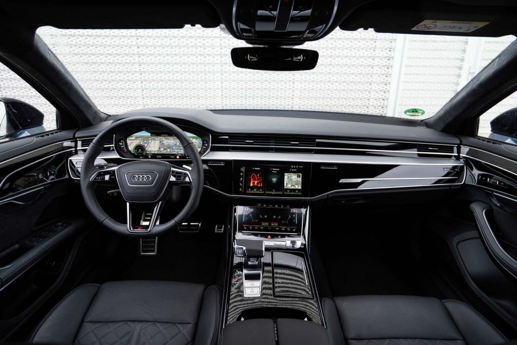 アウディA8L TFSI e コックピット