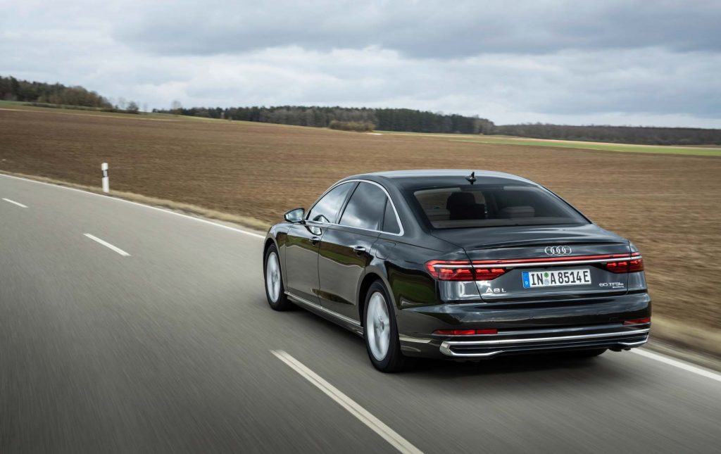 アウディA8L TFSI e リア