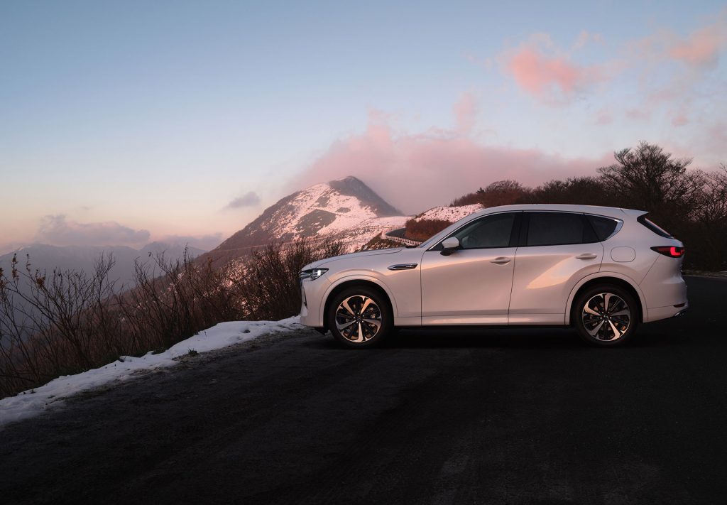 新型クロスオーバーSUV「MAZDA CX-60」（欧州仕様車）