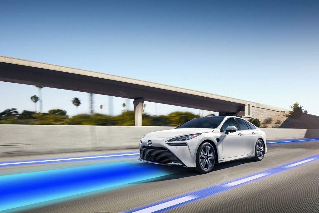 トヨタ MIRAI(米国仕様車) Advanced Driveイメージ