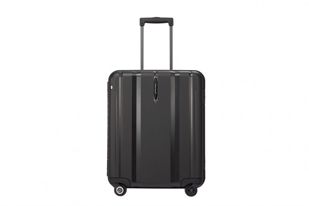 マツダのバンパーを再利用したスーツケース「マックスパスRI」を発売