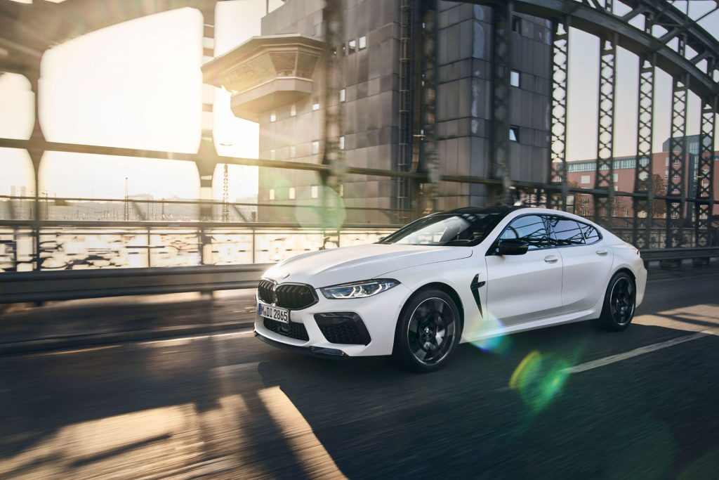 BMW M8 コンペティション グランクーペ 走行イメージ