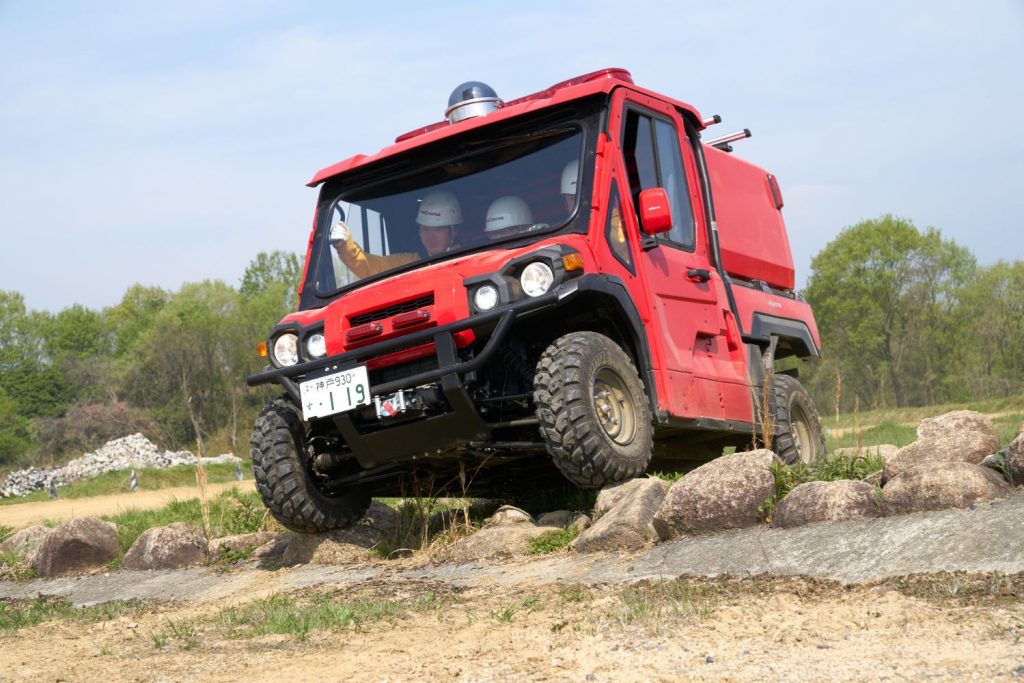 小型オフロード消防車 「レッドレディバグ」