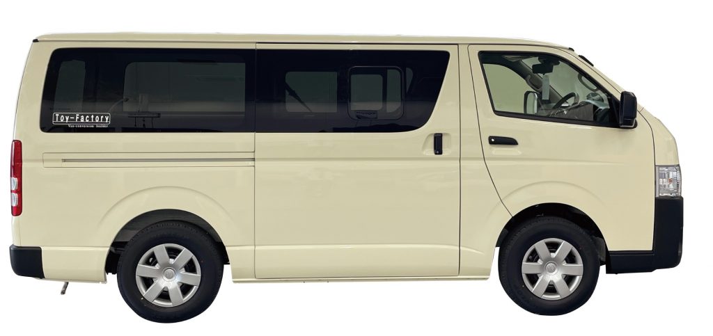 ハイエース 標準ボディ車をベースとした「WOODY」