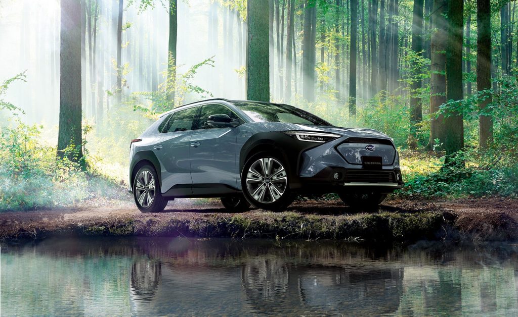 エクステリアイメージ(写真は ET-HS 。ルーフレール、パノラマムーンルーフはメーカー装着オプション)