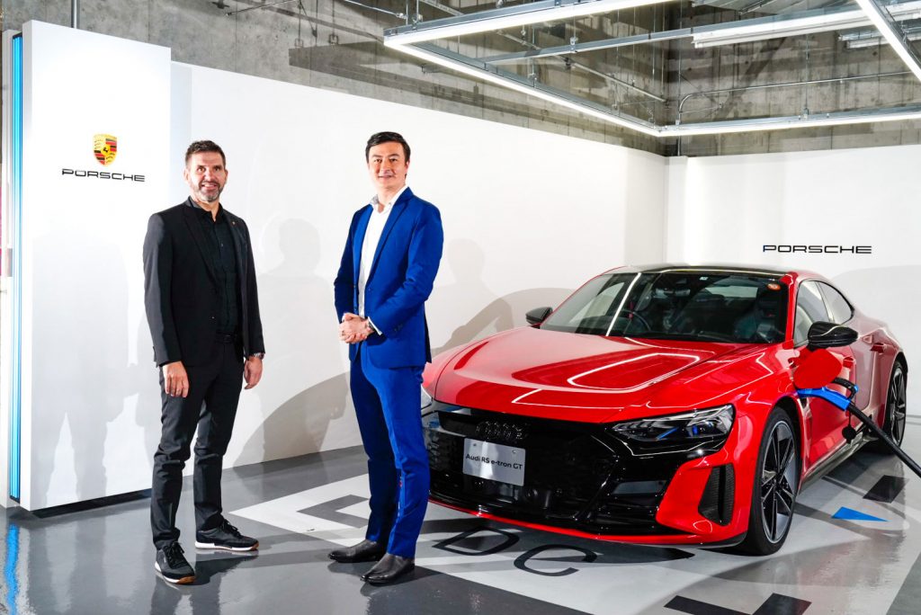 (写真左から)ポルシェジャパン ミヒャエル・キルシュ社長、アウディジャパン マティアス・シェーパース ブランドディレクター 画像2