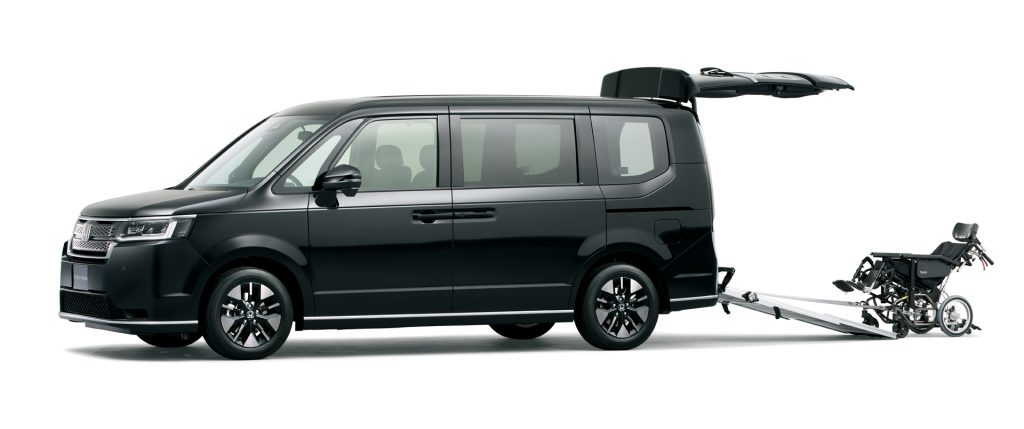 ステップ ワゴン スパーダ車いす仕様車(2列目乗車タイプ)