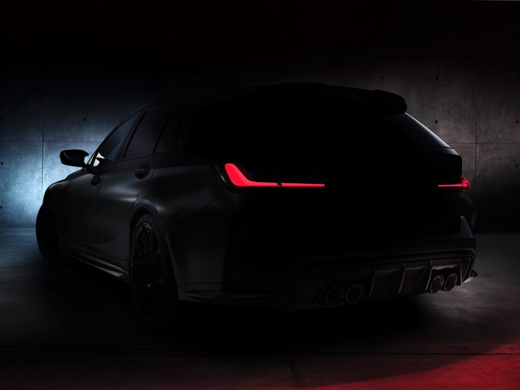BMWが公開した新型M3ツーリングのティザー画像