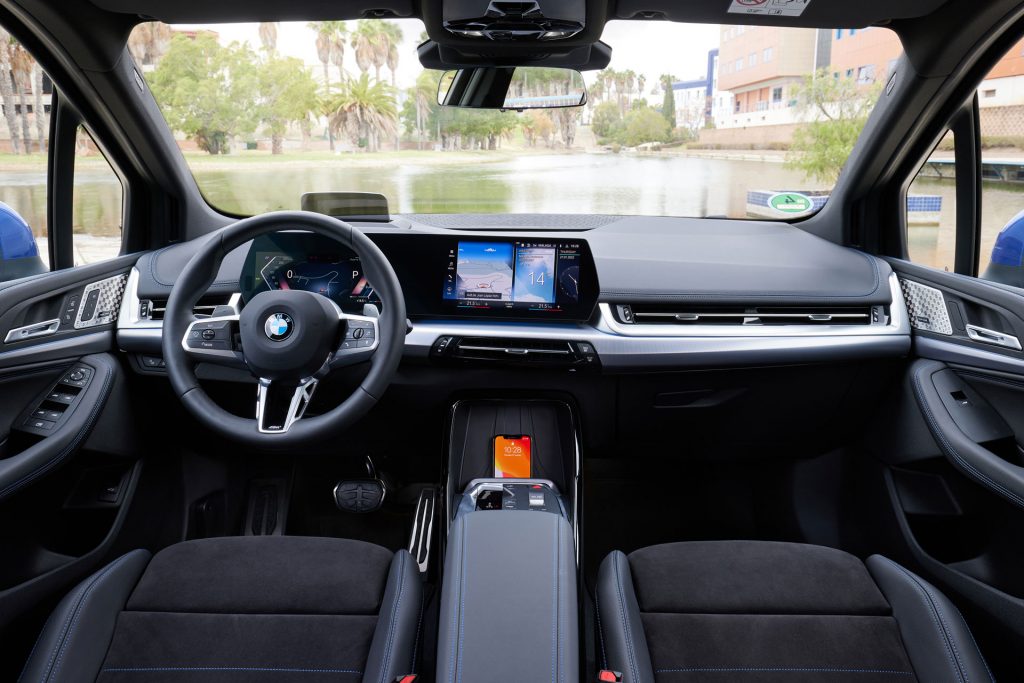 BMW 2シリーズアクティブツアラー インテリア1