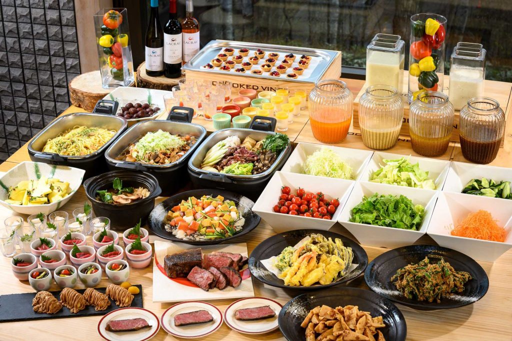高原野菜や上州信州素材を使ったビュッフェスタイルの食事