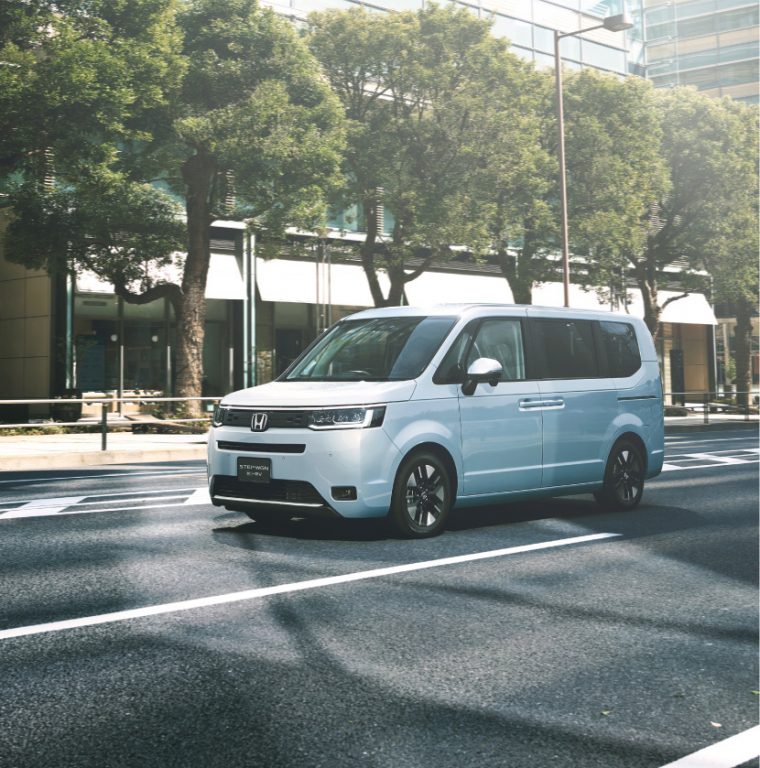 ステップ ワゴン e:HEV エアー (FF) オプション装着車