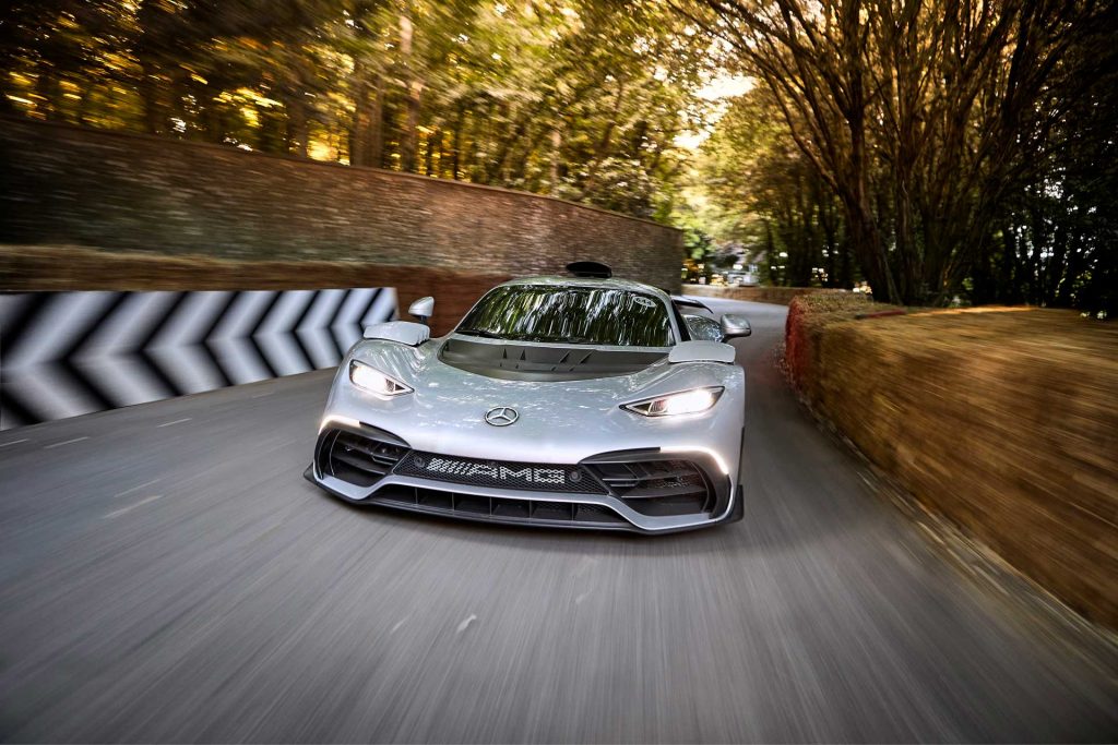 メルセデスAMG「ONE」はグッドウッド・フェスティバル名物のヒルクライムに参加、爽快な走りを見せた