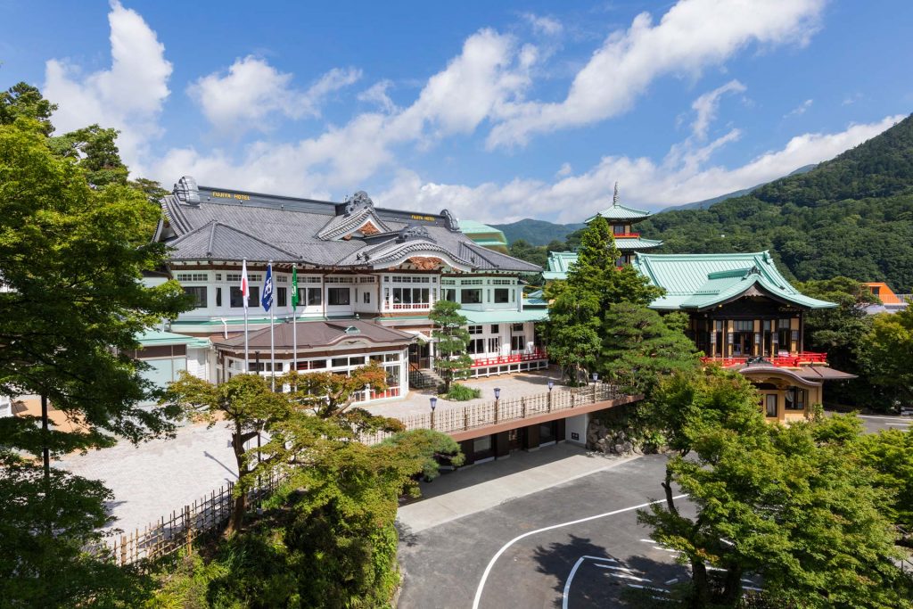 歴史あるホテルと箱根温泉を楽しめる贅沢な旅へ