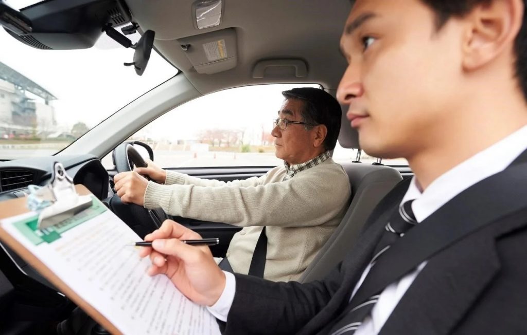 免許更新の講習時間はどのくらい?優良・一般・違反・初回別に解説