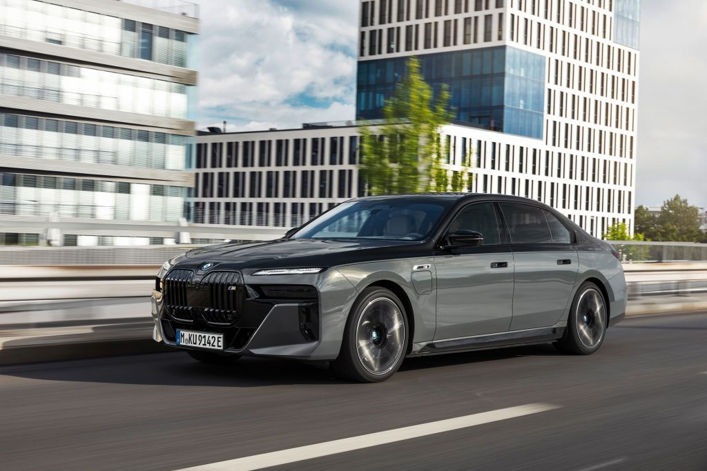 BMW M760e xDrive 画像1