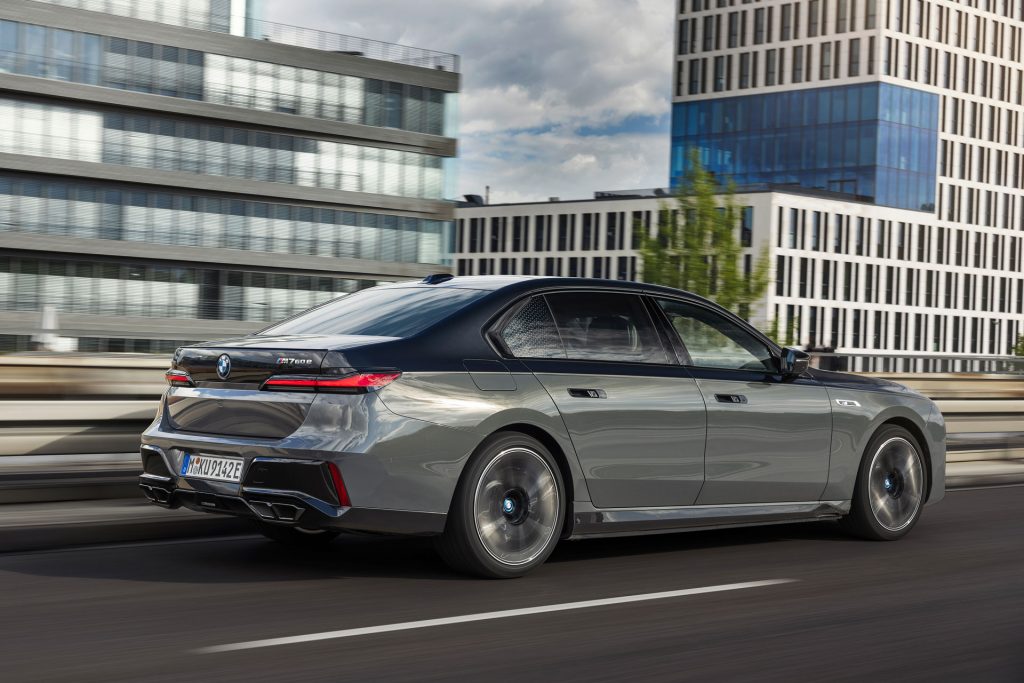 BMW M760e xDrive 画像2