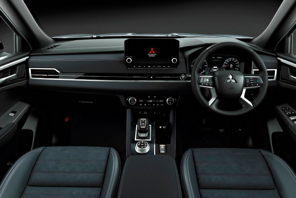 三菱 アウトランダーPHEV ブラックエディション 画像2