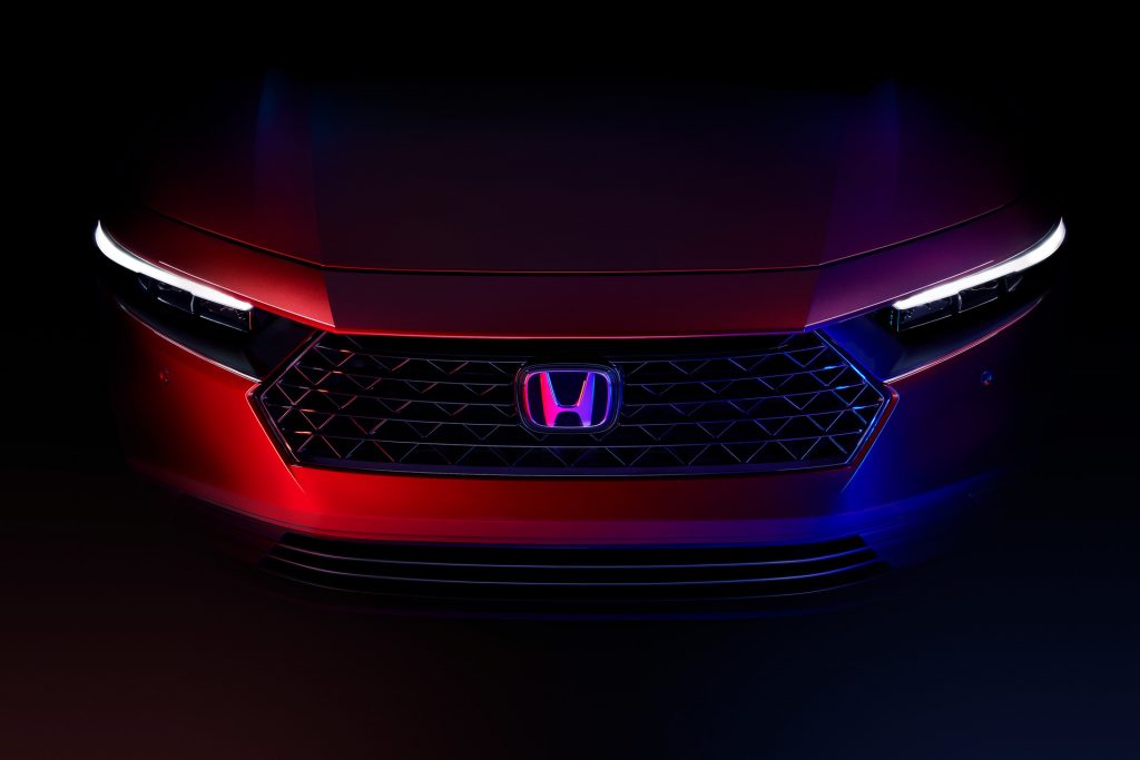 ホンダ 新型アコードのティザー画像 フロント
