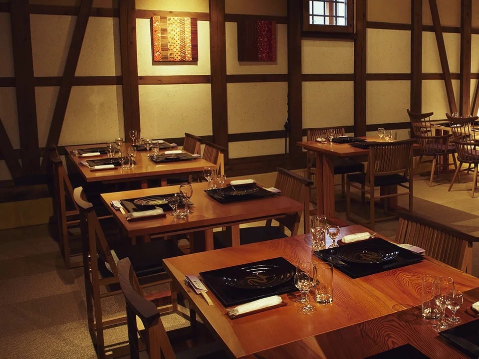 落ち着いた雰囲気の店内