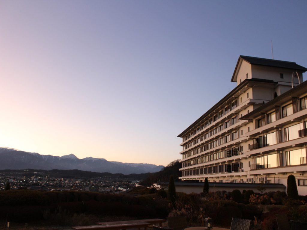 時間帯によって違った美しさを見せる旅館
