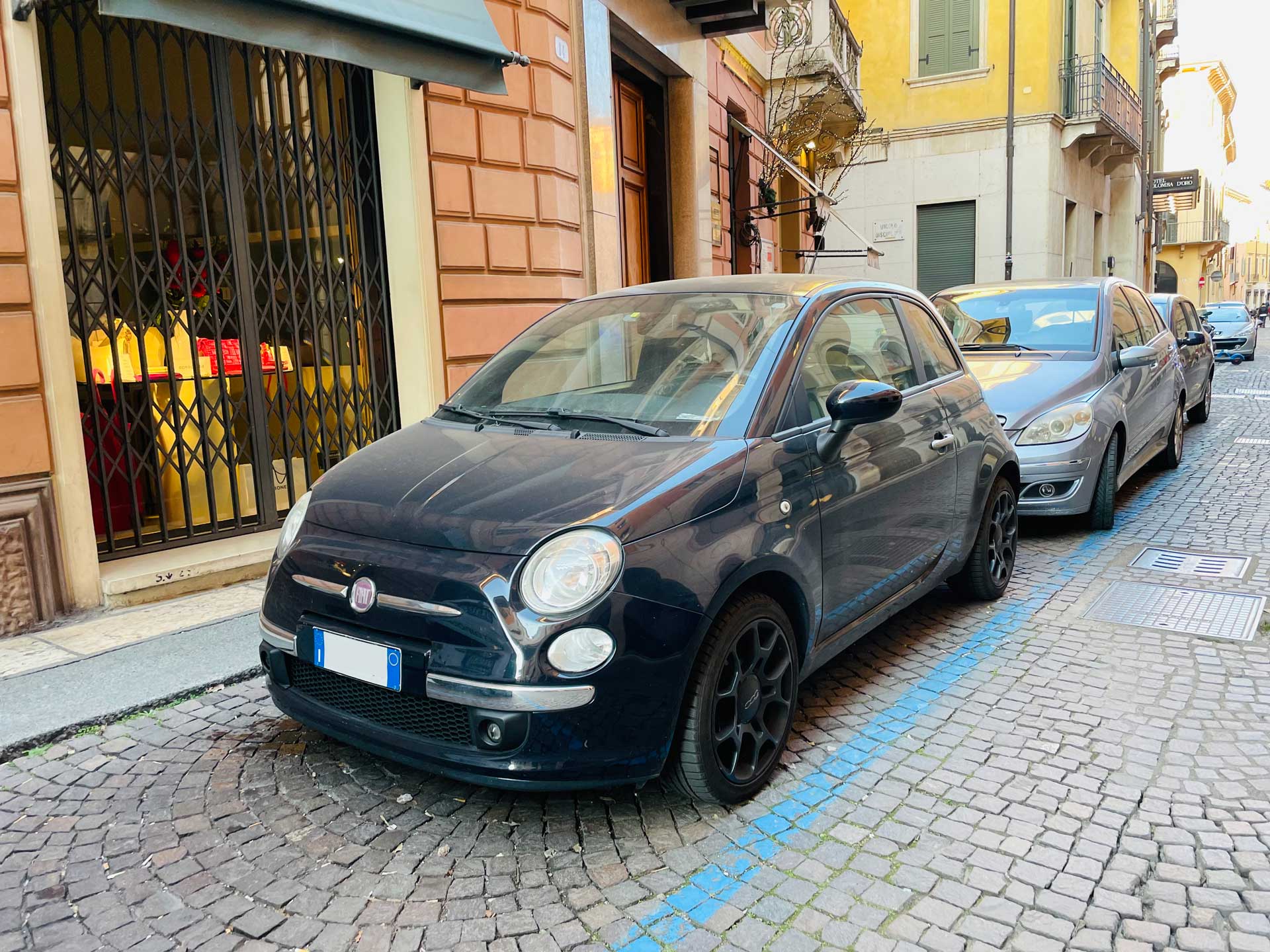 【フィアット 500】イタリアの街中でカーウォッチ【九島辰也】 中古車なら【グーネット】