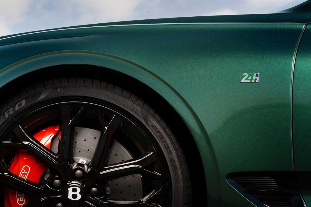 「24h」のバッジ
