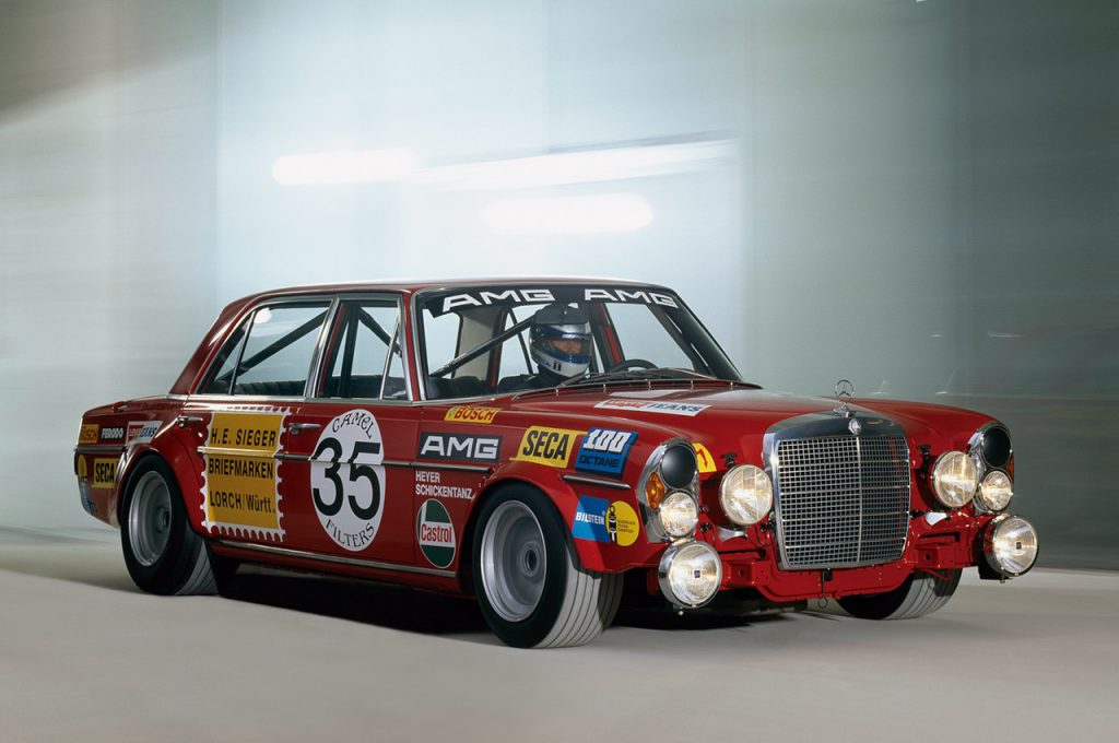 メルセデスAMG Eクラス ファンを魅了するスーパーセダンの系譜を
