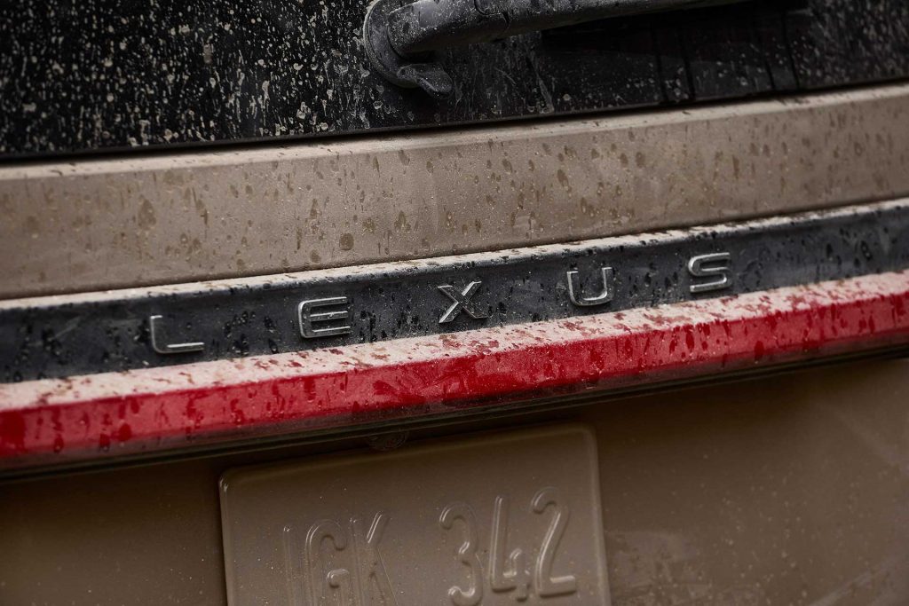 レクサス GX 2024年モデルのティザー写真(リア)